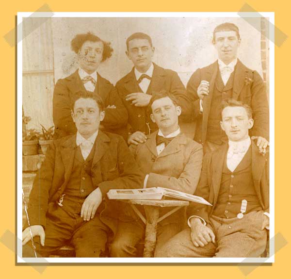 Adolphe Orange et ses amis (avant 1900).