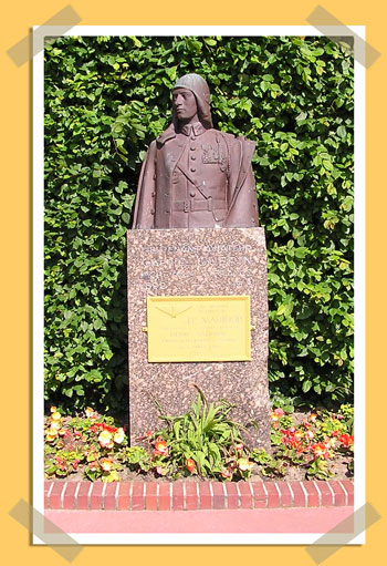 La statue de Gabriel Guérin, aviateur, Le Havre.