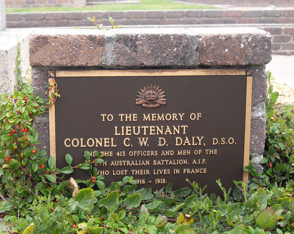 plaque  la mmoire du lieutenant-colonel Daly tu en aot 1918  Herleville (80).