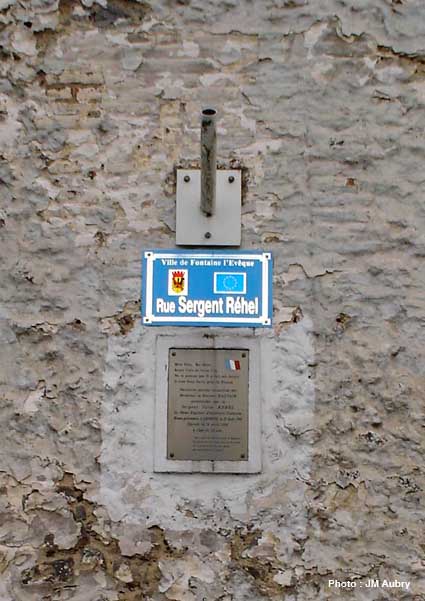 Plaque dédié au sergent Réhel