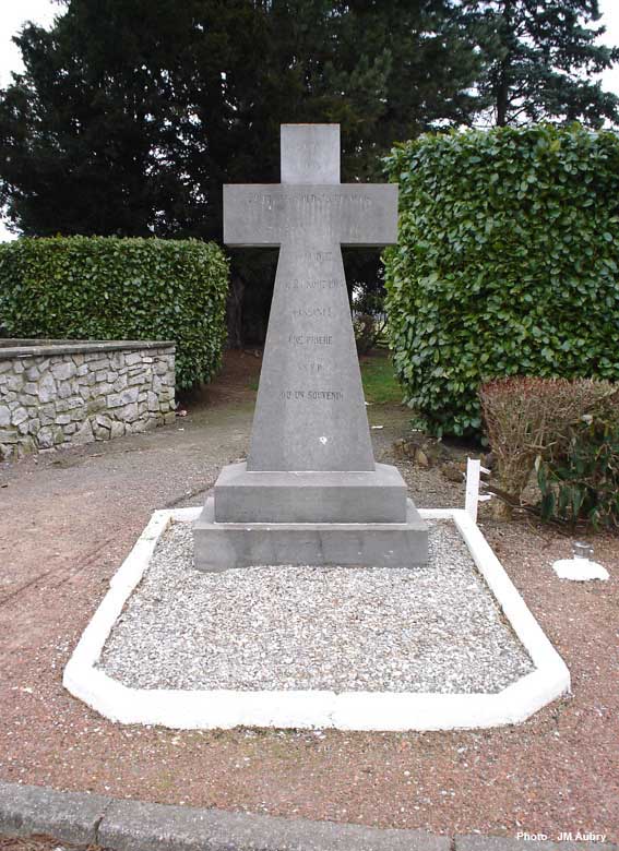 croix du cimetière de Leernes 22 août 1914